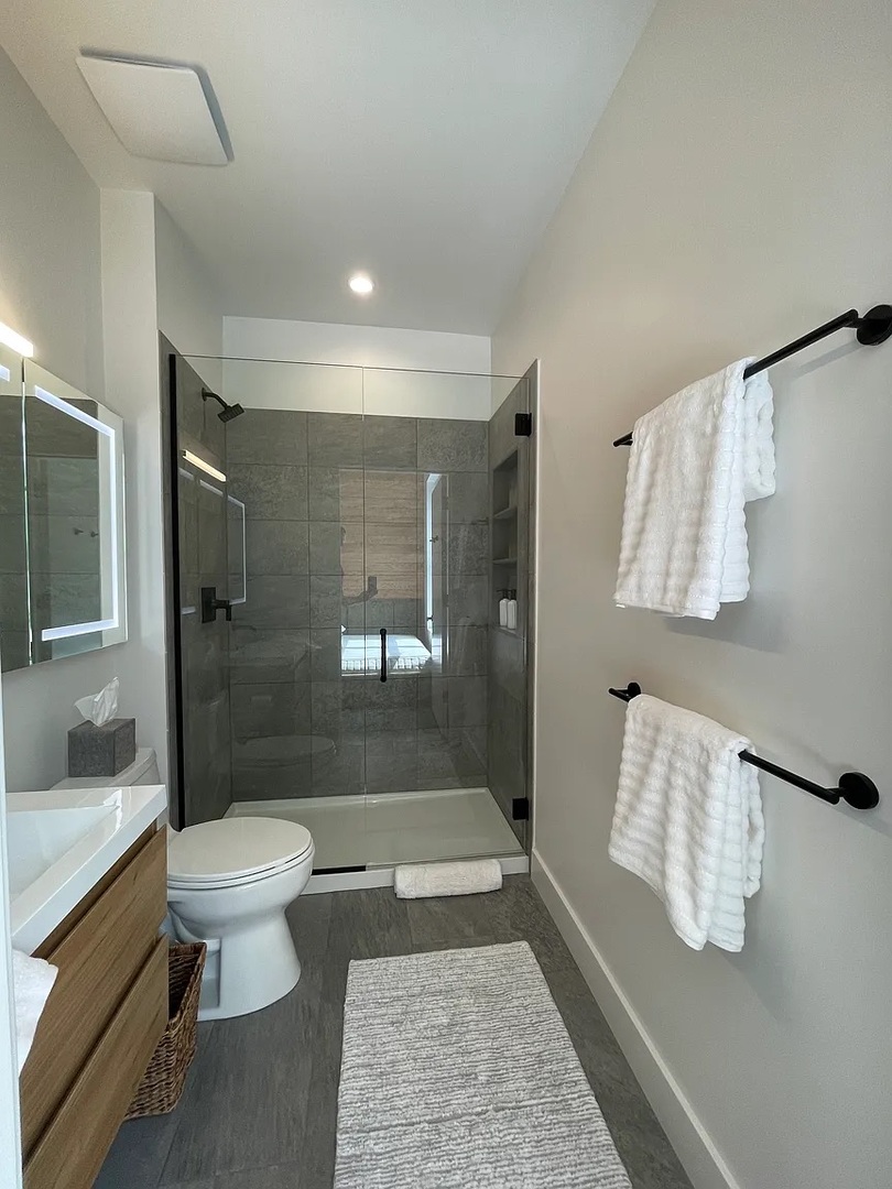 1057 N Wolcott Avenue 2w Property Photo 15