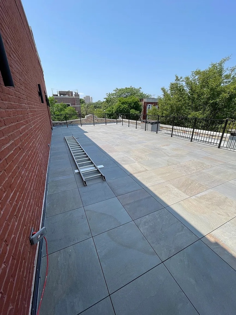 1057 N Wolcott Avenue 2w Property Photo 31