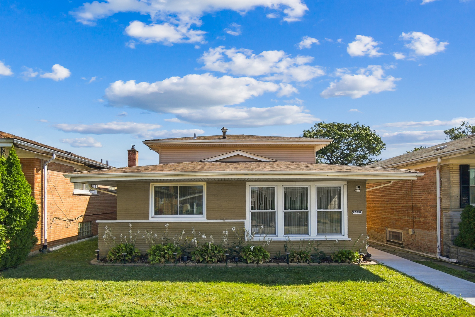 12901 S Carpenter Street Property Photo 2