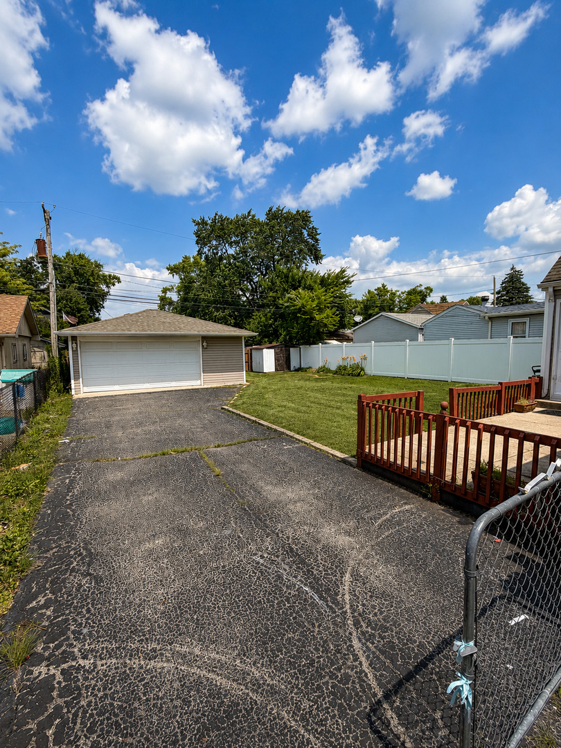 7304 W 113th Place Property Photo 20