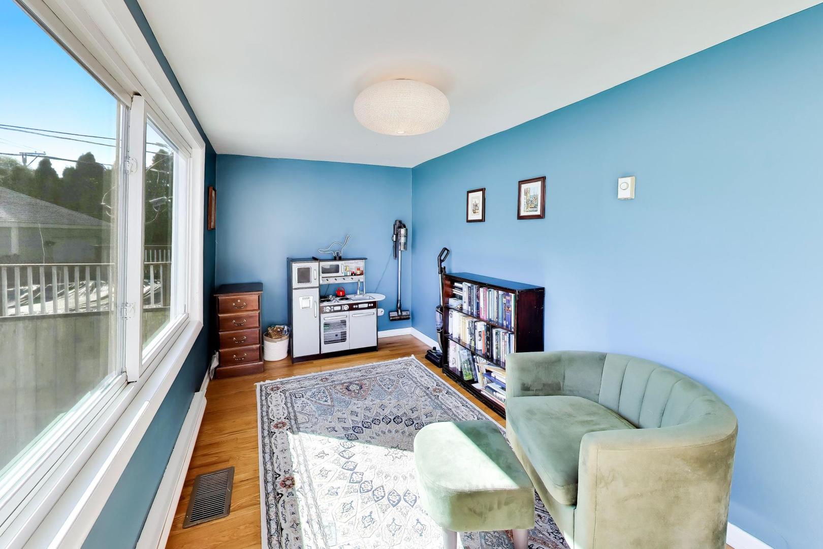 6309 W Waveland Avenue Property Photo 12