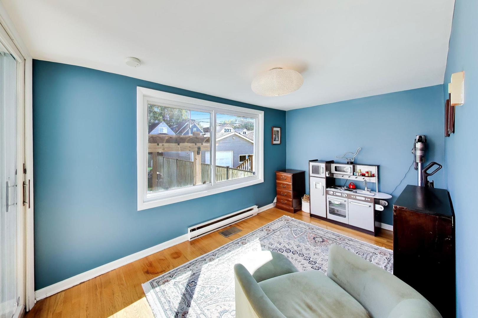 6309 W Waveland Avenue Property Photo 13