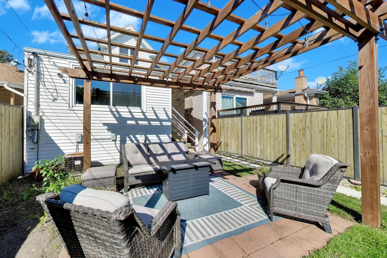 6309 W Waveland Avenue Property Photo 32