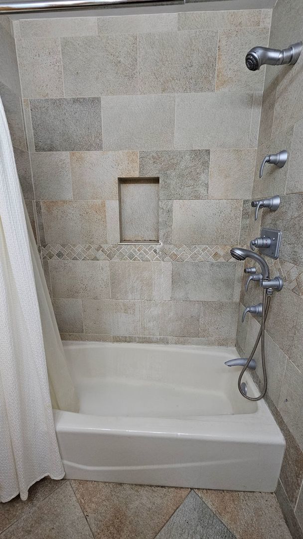 925 Spring Hill Drive 311 Property Photo 28