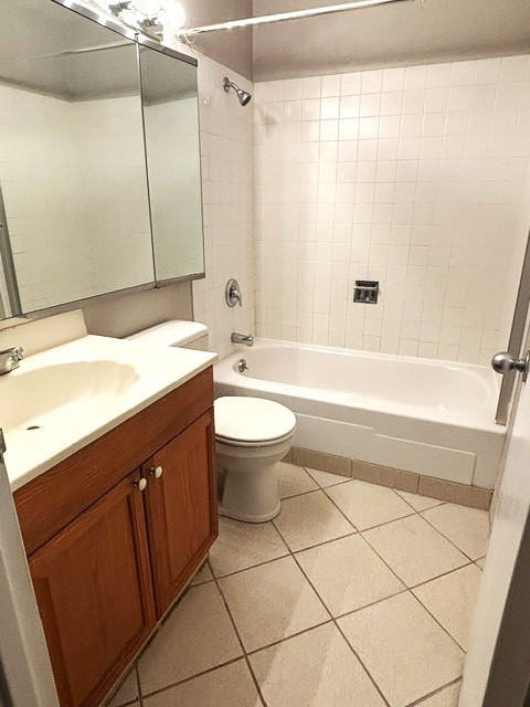 2650 N Lakeview Avenue 3103 Property Photo 5
