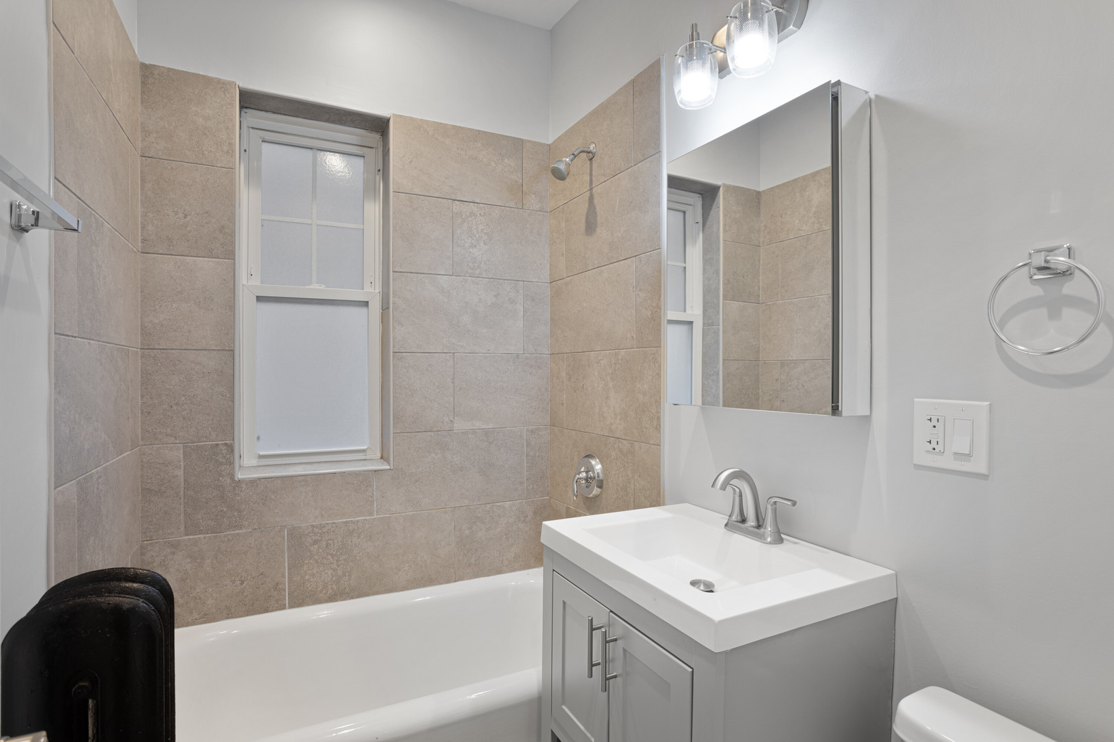 6948 N Wolcott Avenue 1 Property Photo 11