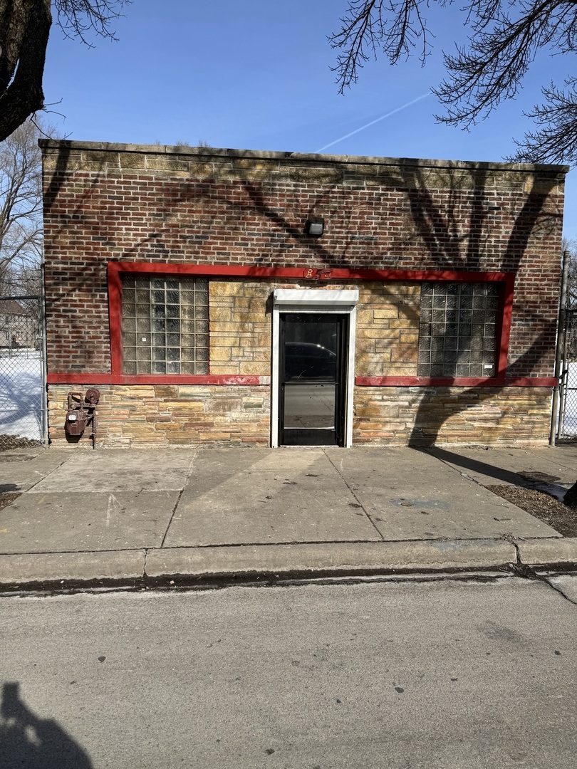 850 W 51st Street Property Photo 1
