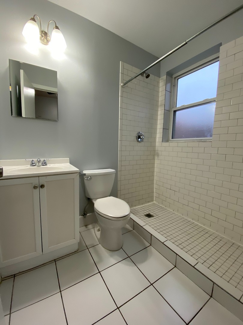 7456 N Greenview Avenue 3a Property Photo 6