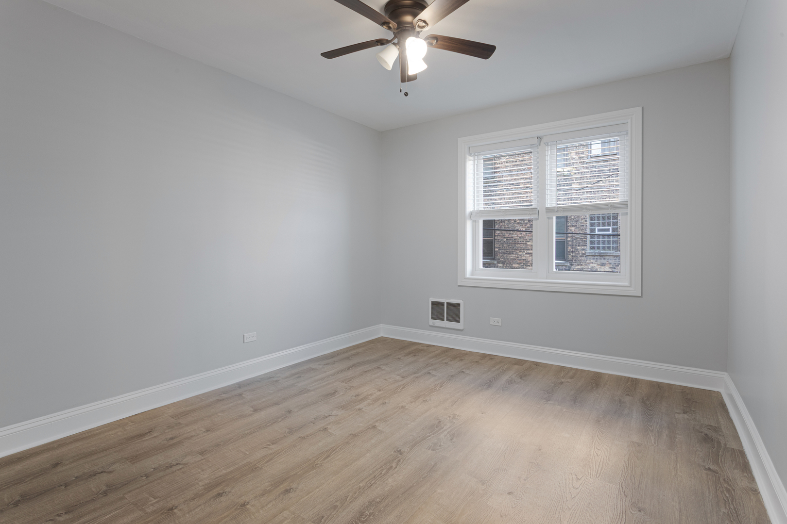 7710 N Sheridan Road 506 Property Photo 5