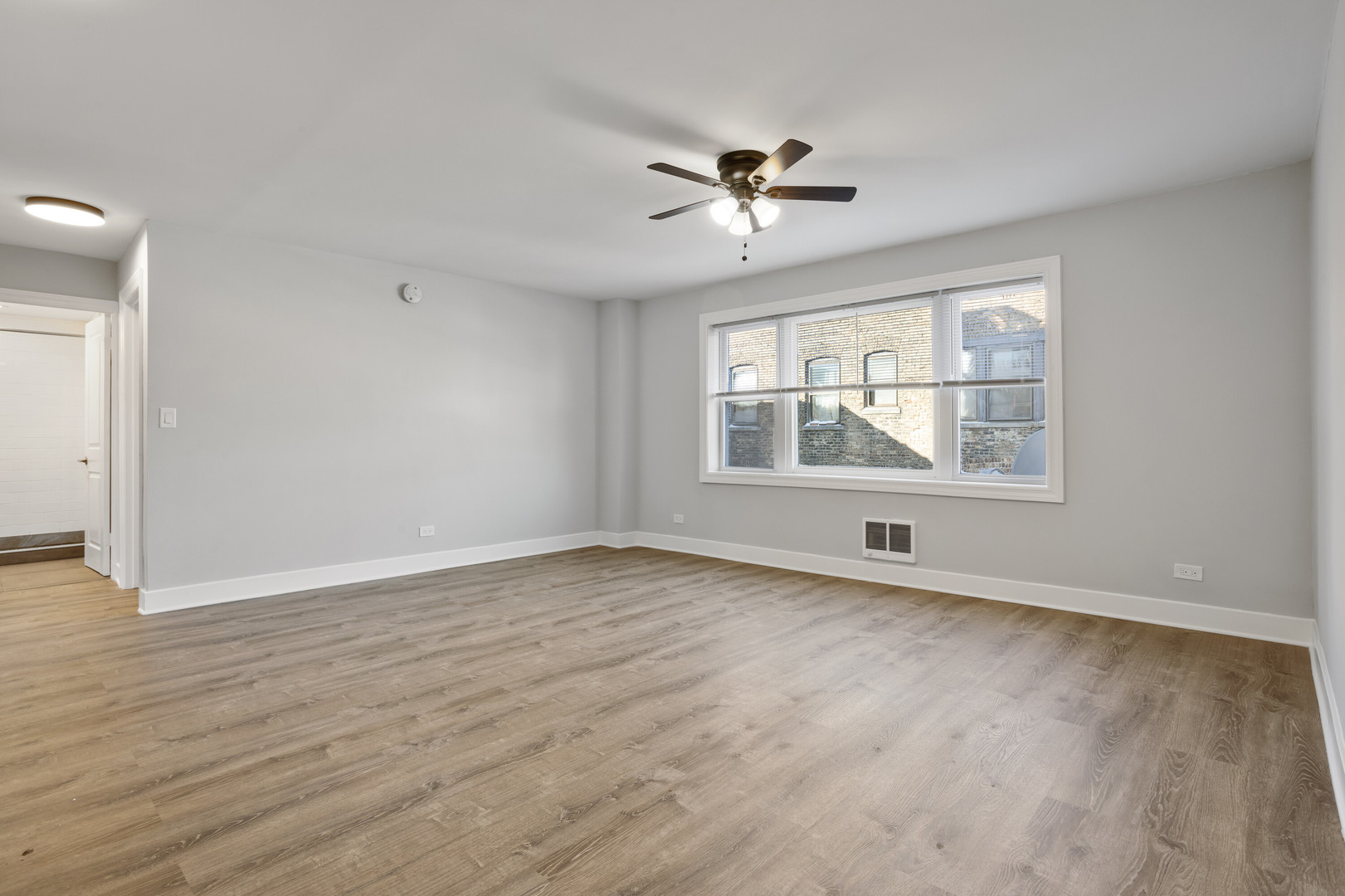 7710 N Sheridan Road 506 Property Photo 8