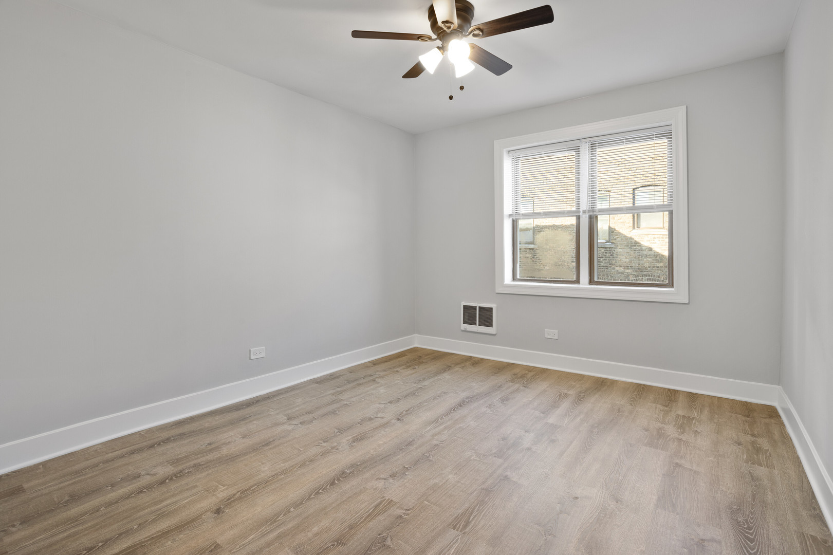 7710 N Sheridan Road 506 Property Photo 12