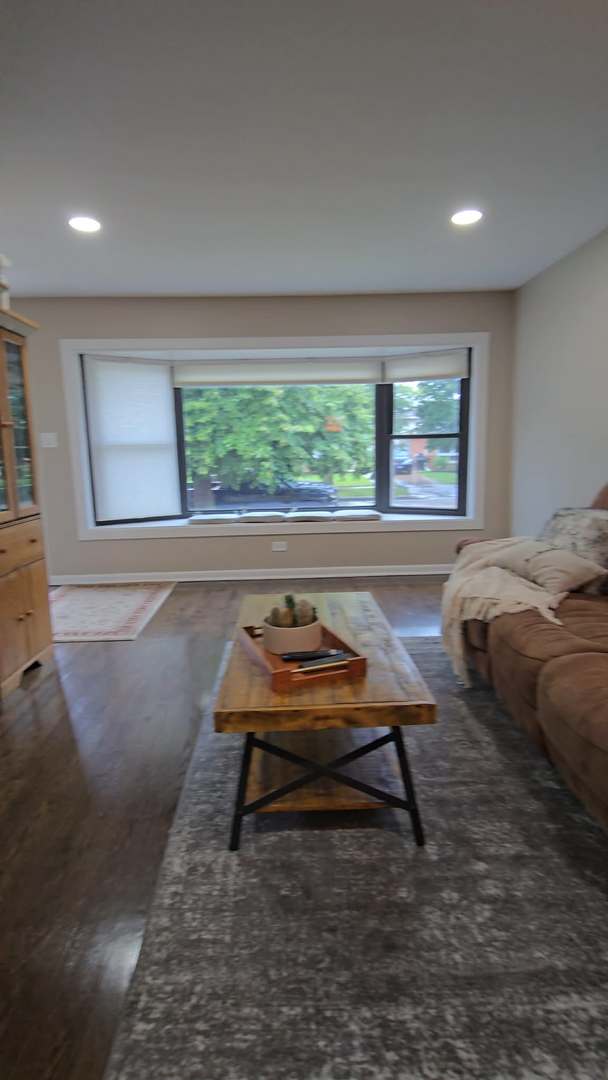 7039 N Ottawa Avenue Property Photo 4