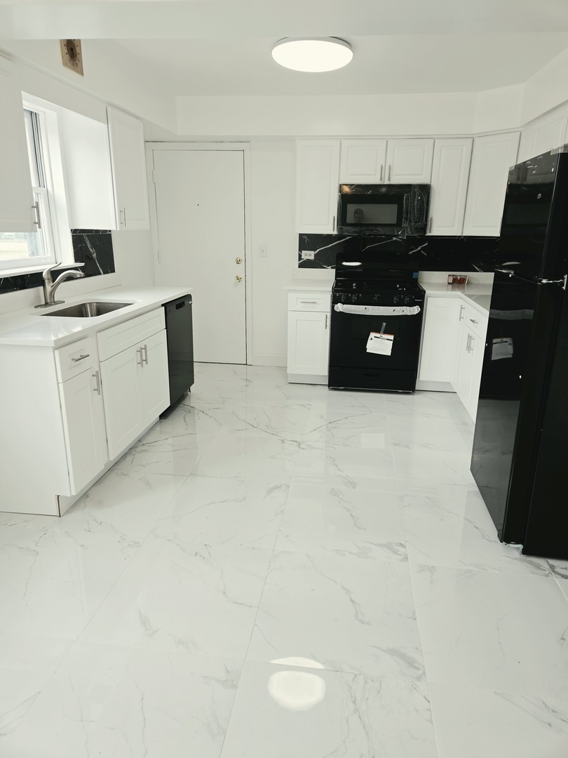 4775 N Linder Avenue 2a Property Photo 5