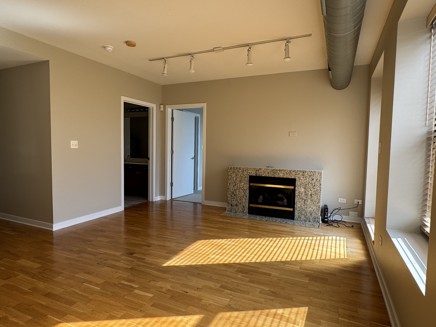 4537 S Drexel Boulevard 603 Property Photo 6