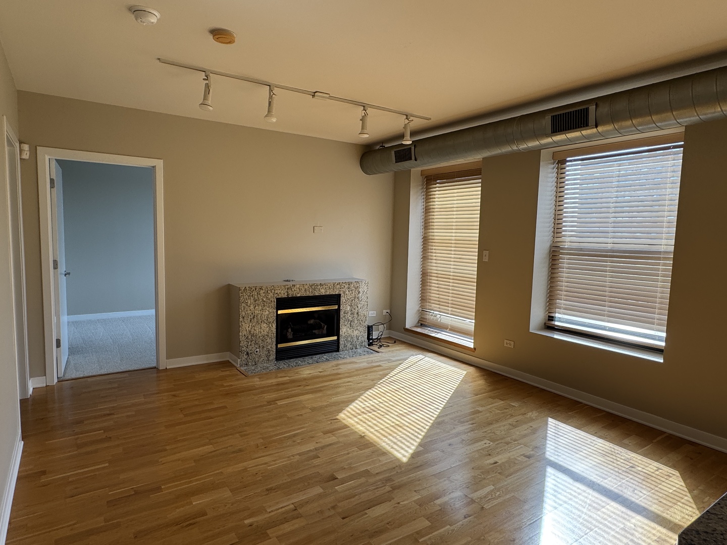 4537 S Drexel Boulevard 603 Property Photo 7