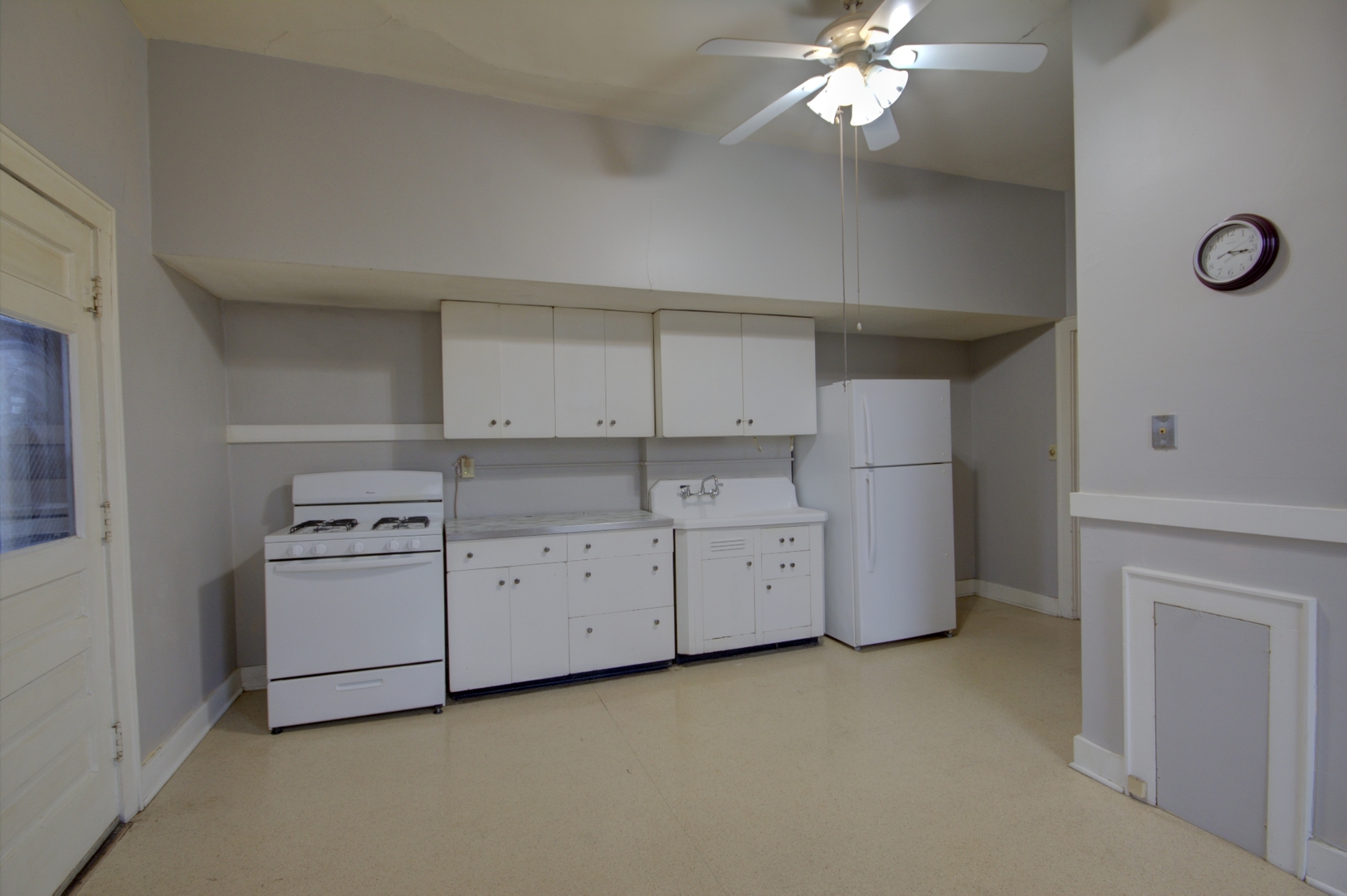 1301-1305 2nd Avenue Property Photo 4