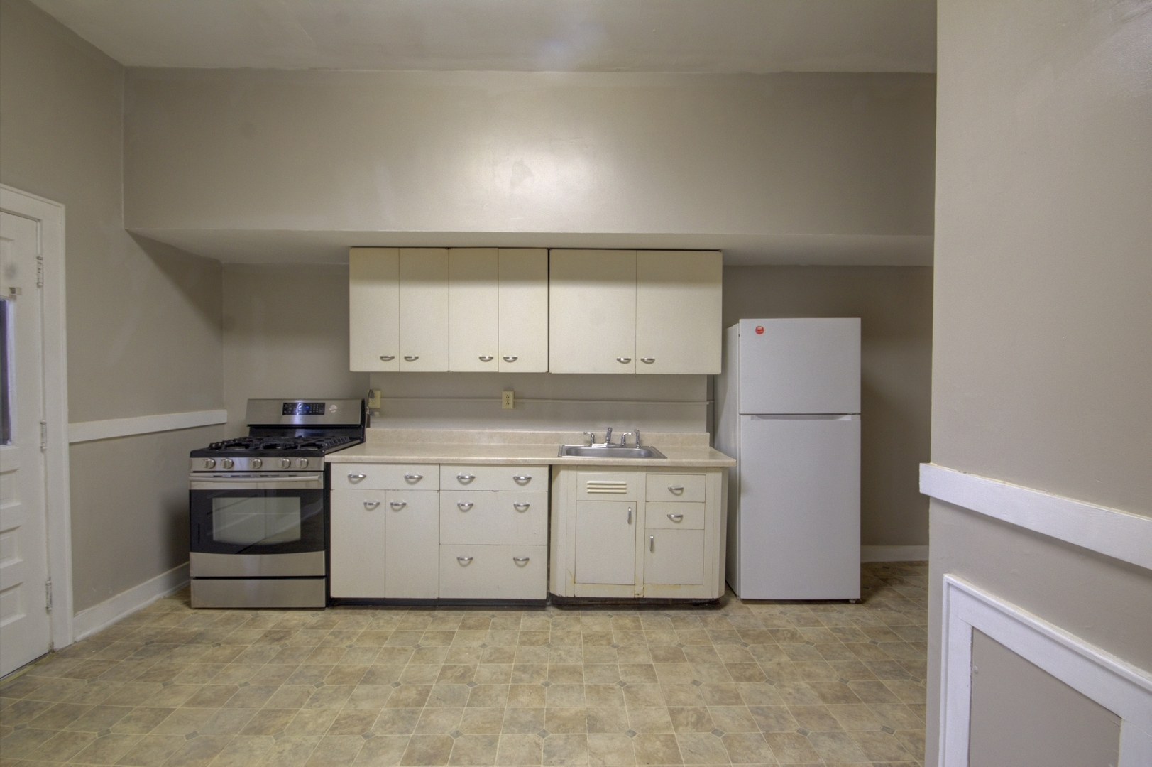 1301-1305 2nd Avenue Property Photo 14