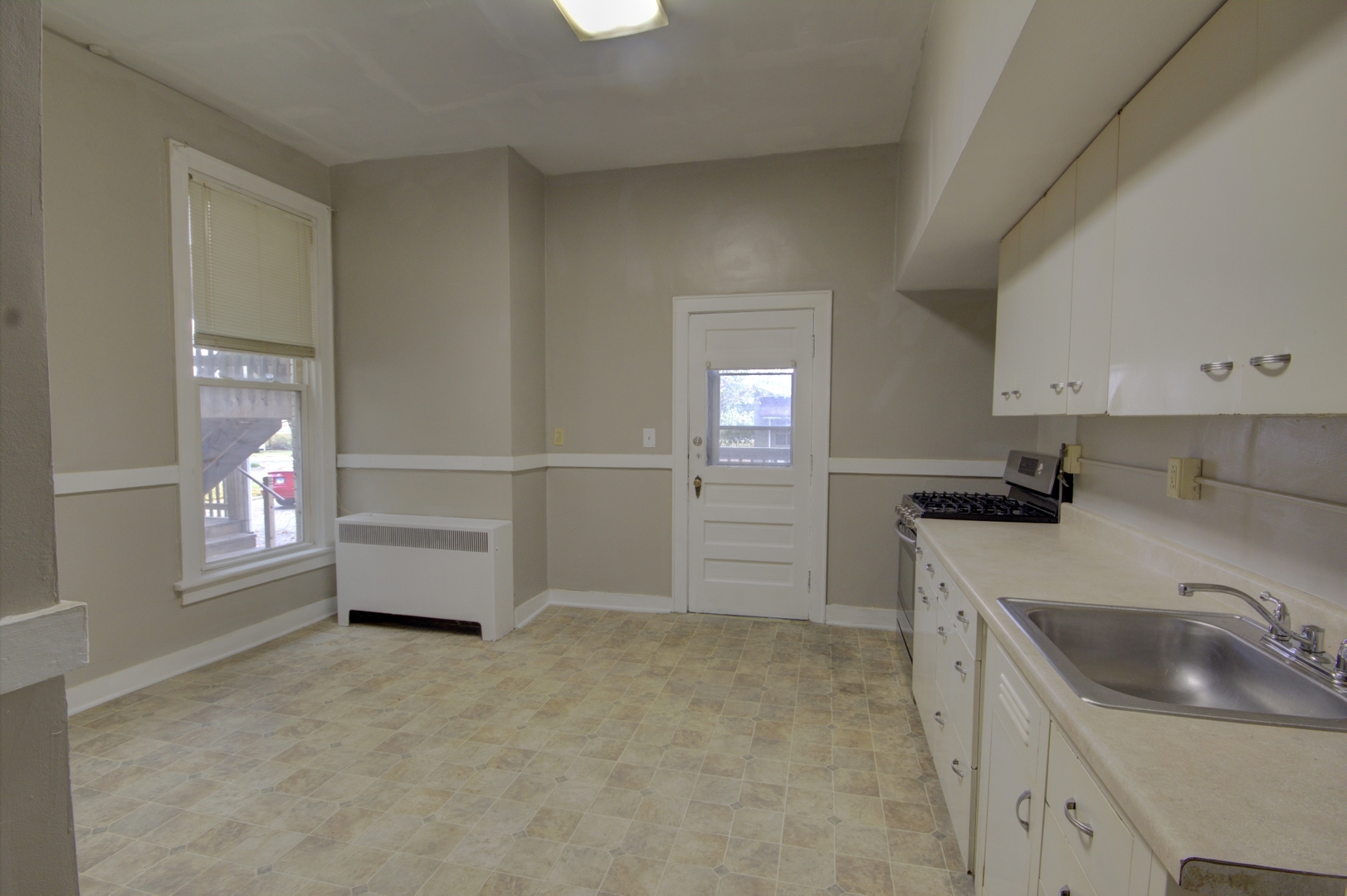 1301-1305 2nd Avenue Property Photo 16