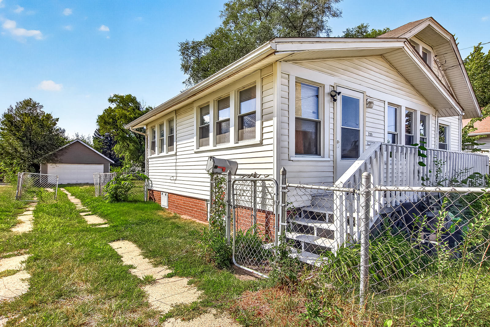 2335 11th Street Property Photo 2