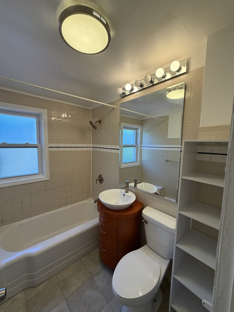 1140 W 112th Street 1 Property Photo 4