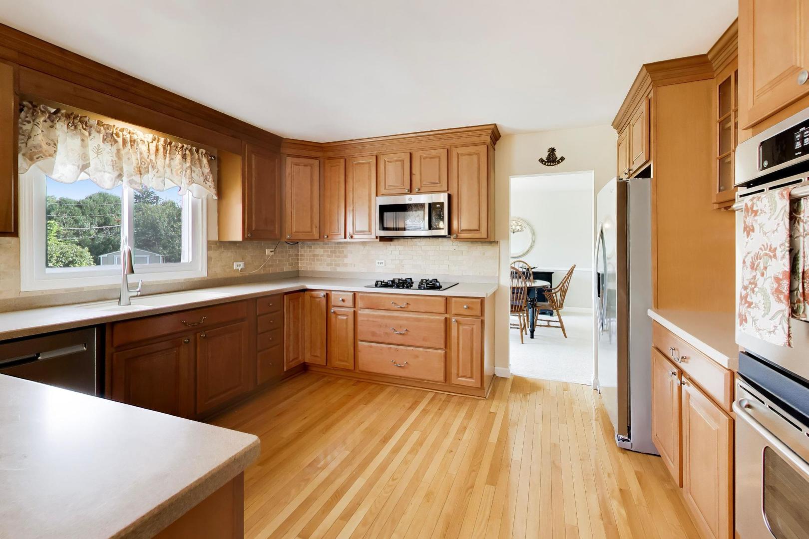 2424 E Miner Street Property Photo 6