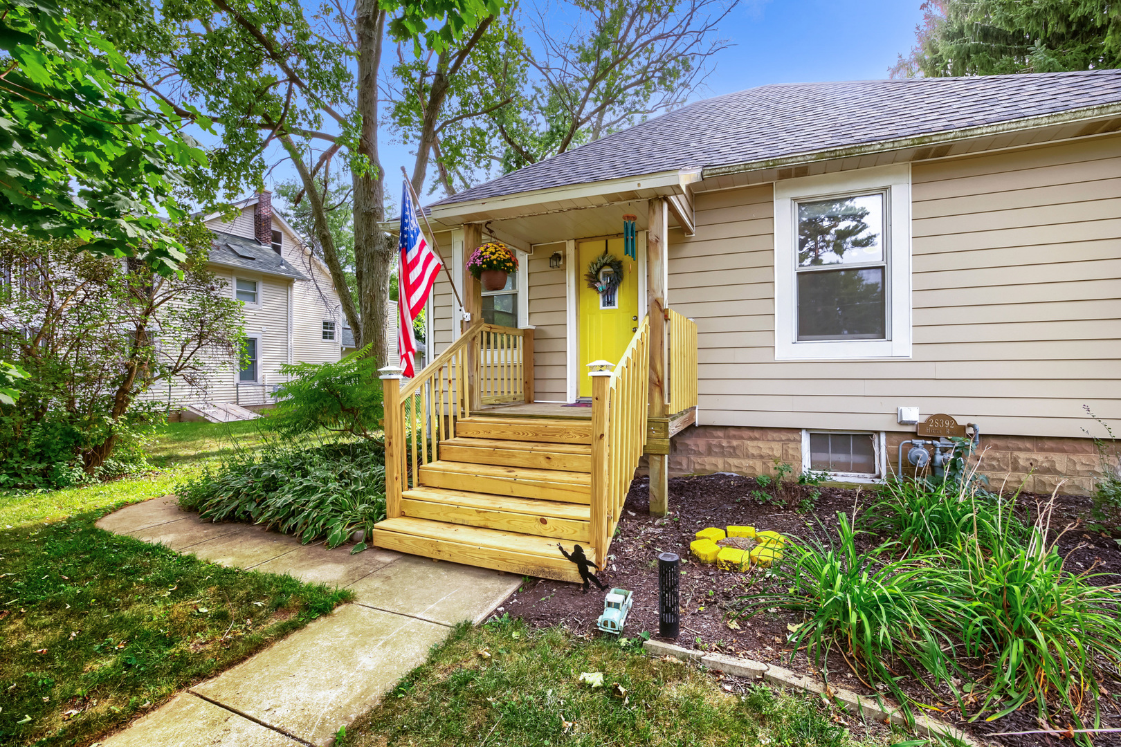 2s392 Harter Road Property Photo 1
