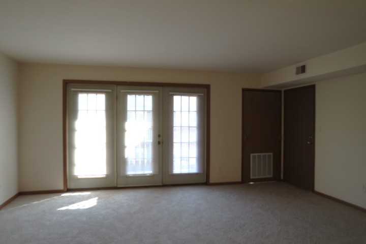 4120 Williamsburg Court 302 Property Photo 4