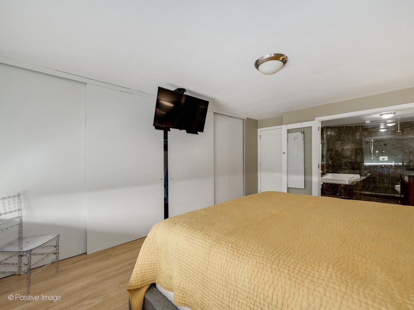 4250 N Marine Drive 2815 Property Photo 14