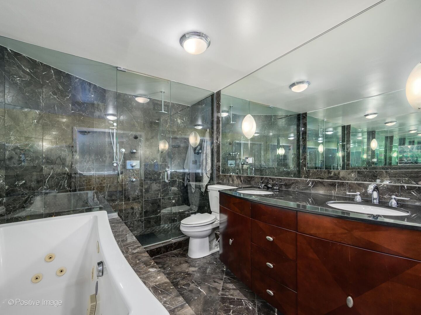4250 N Marine Drive 2815 Property Photo 16