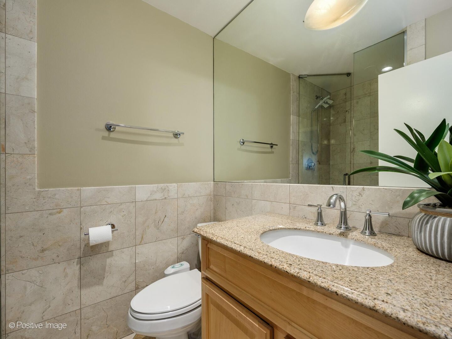 4250 N Marine Drive 2815 Property Photo 19
