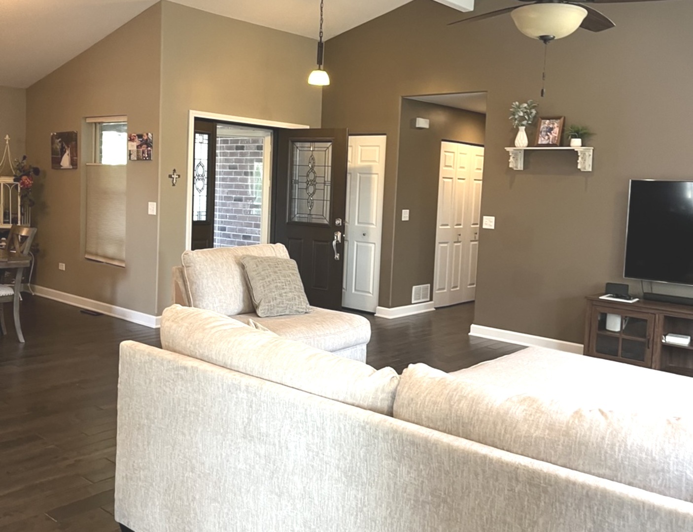 843 Winchester Green Drive Property Photo 14
