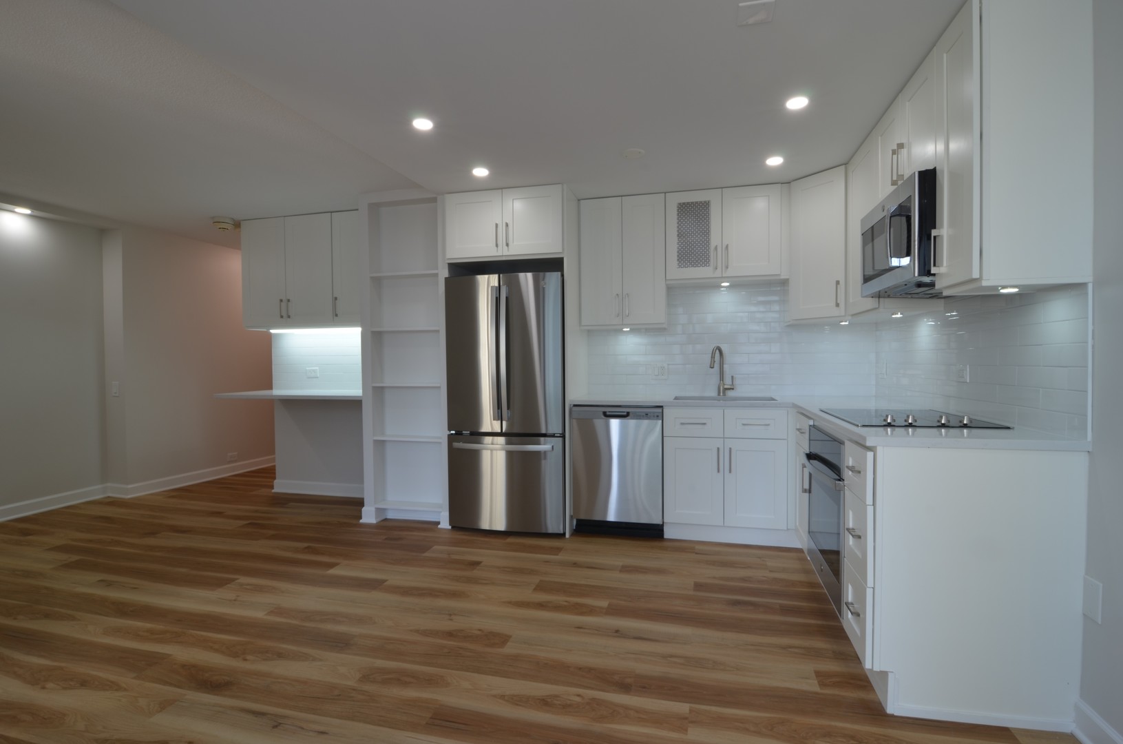 405 N Wabash Avenue 1305 Property Photo 4