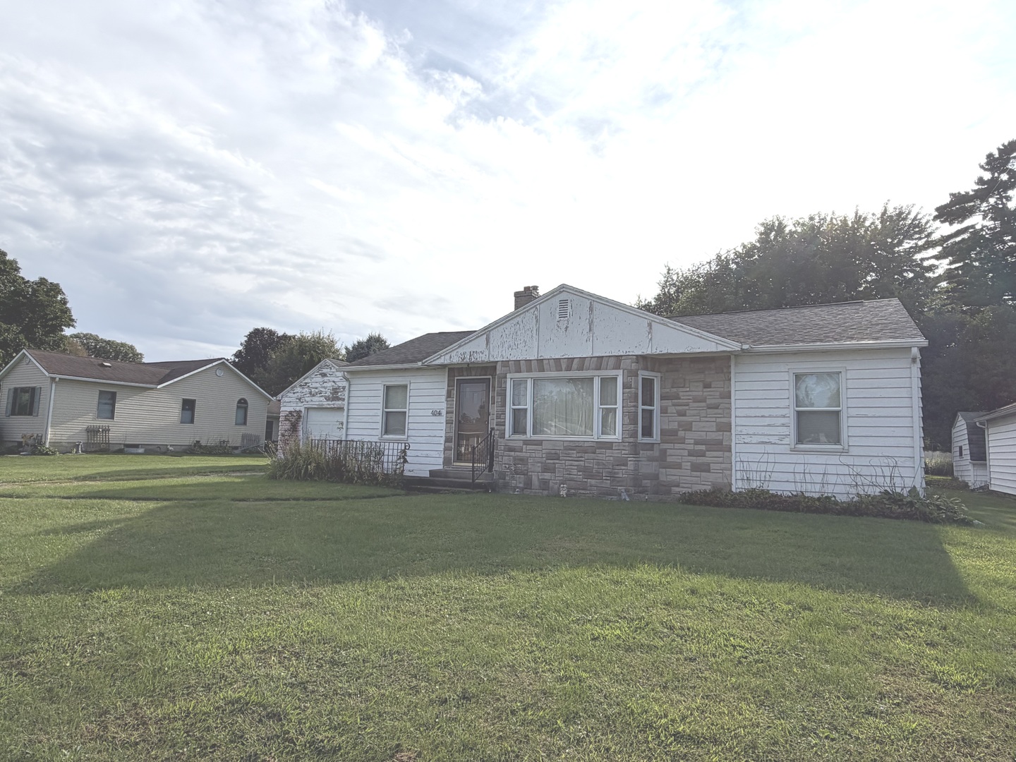 404 Maple Avenue Property Photo 3