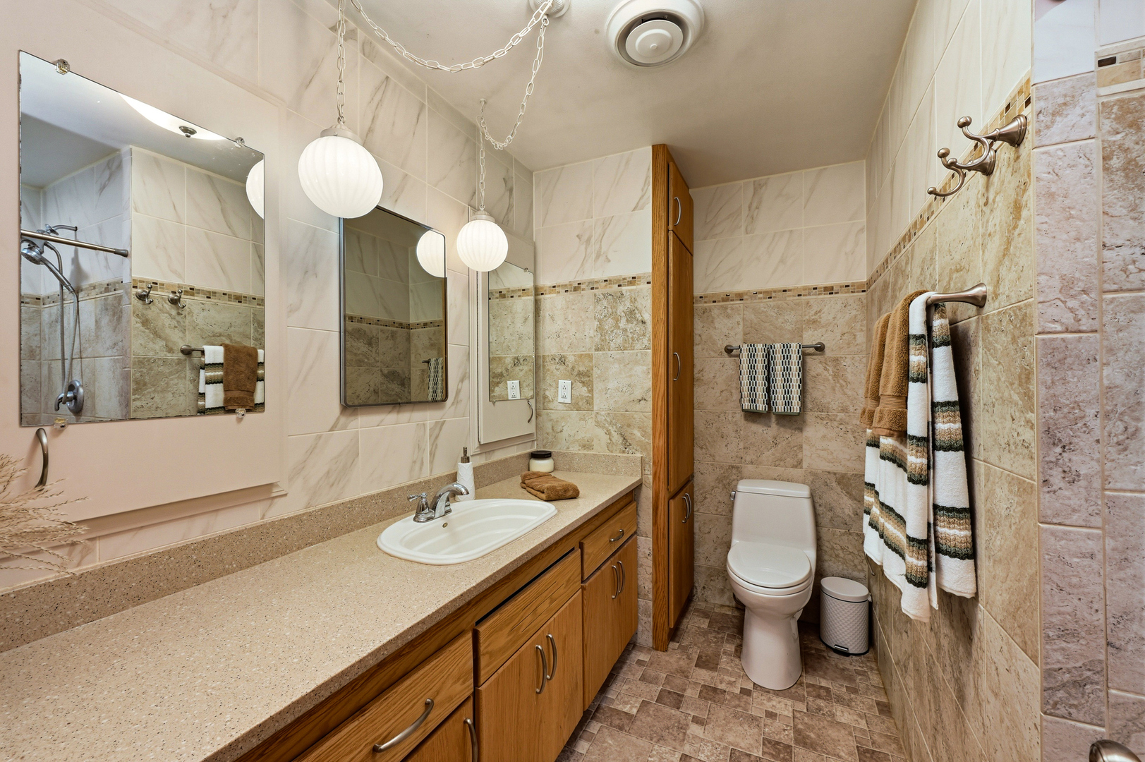 150 N Madison Street Property Photo 32