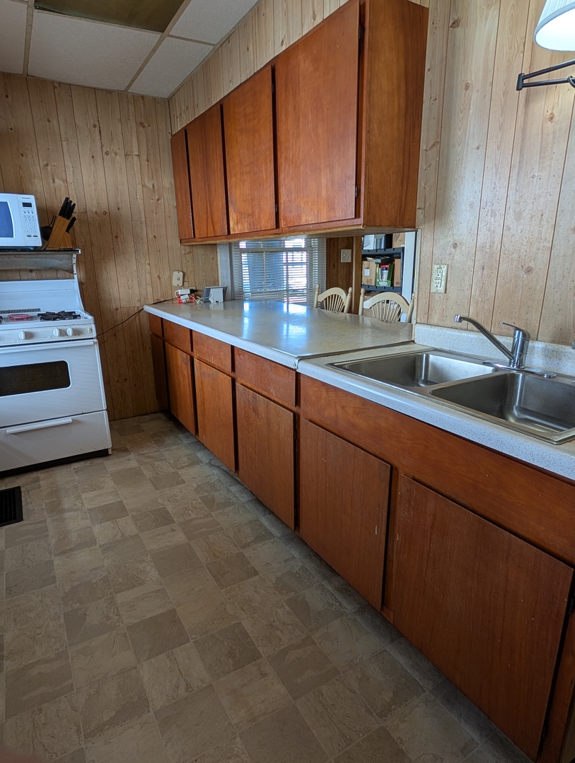 714 S Walnut Avenue Property Photo 4