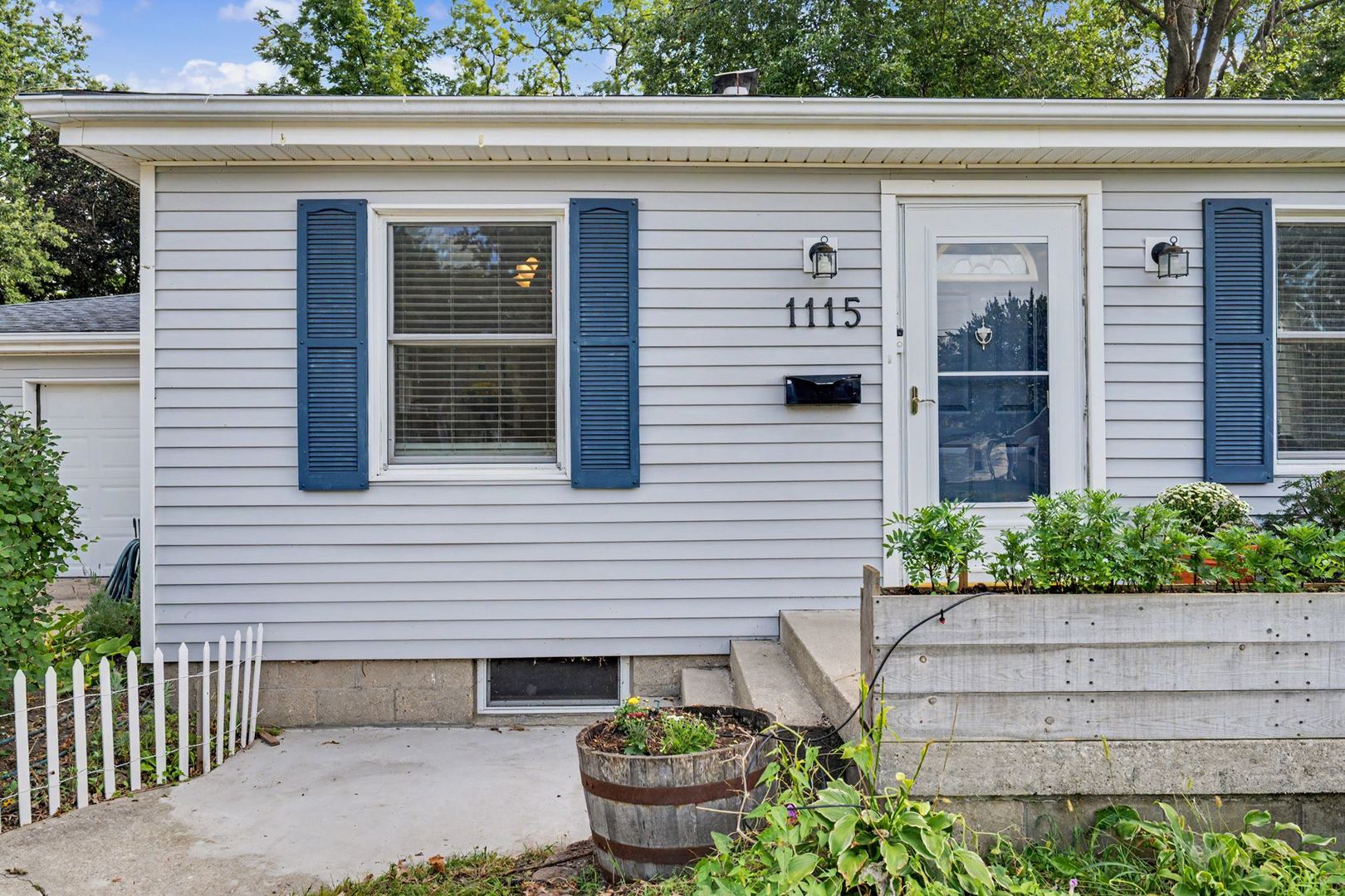 1115 Hovey Avenue Property Photo 3