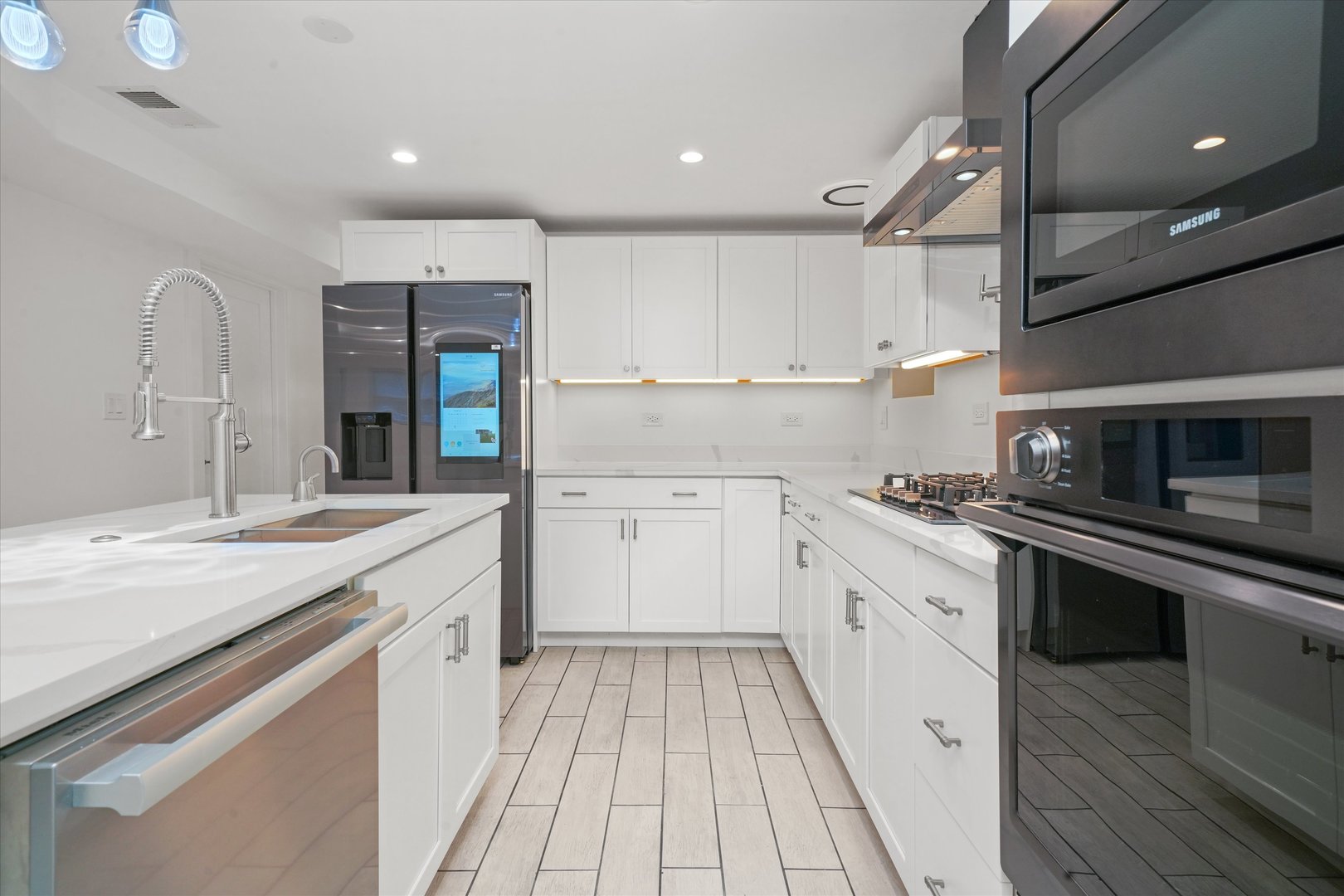 2203 W Giddings Street G Property Photo 4