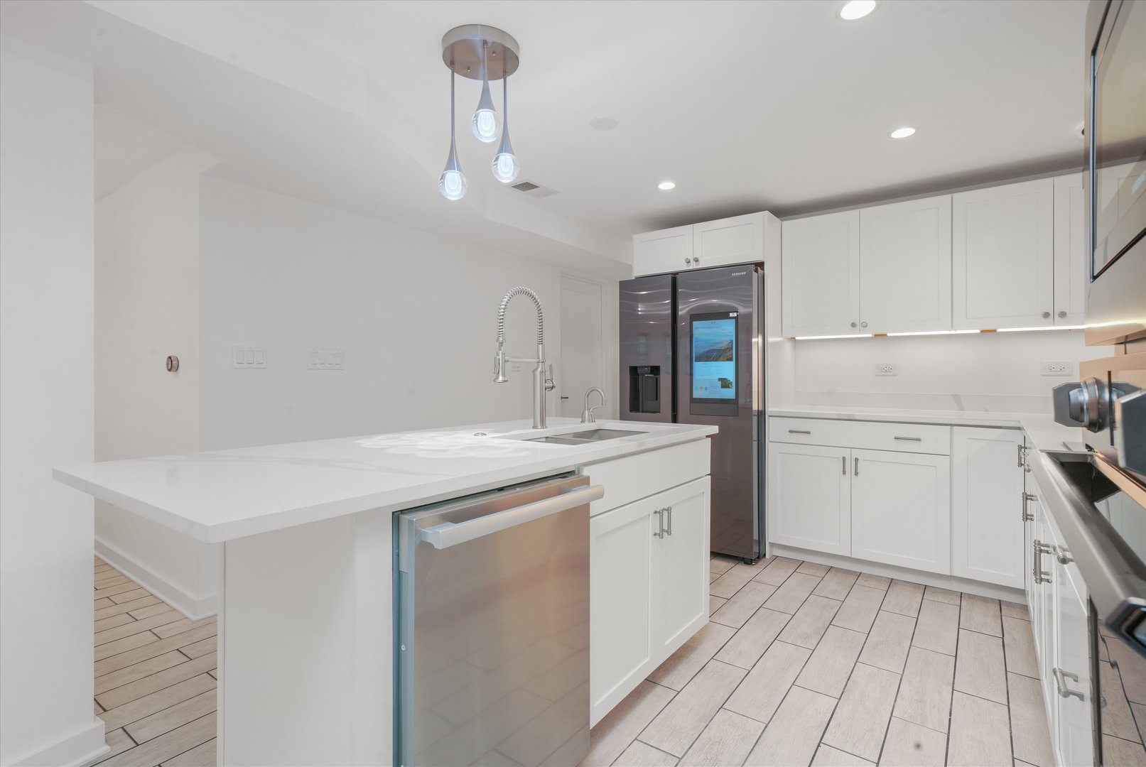 2203 W Giddings Street G Property Photo 6
