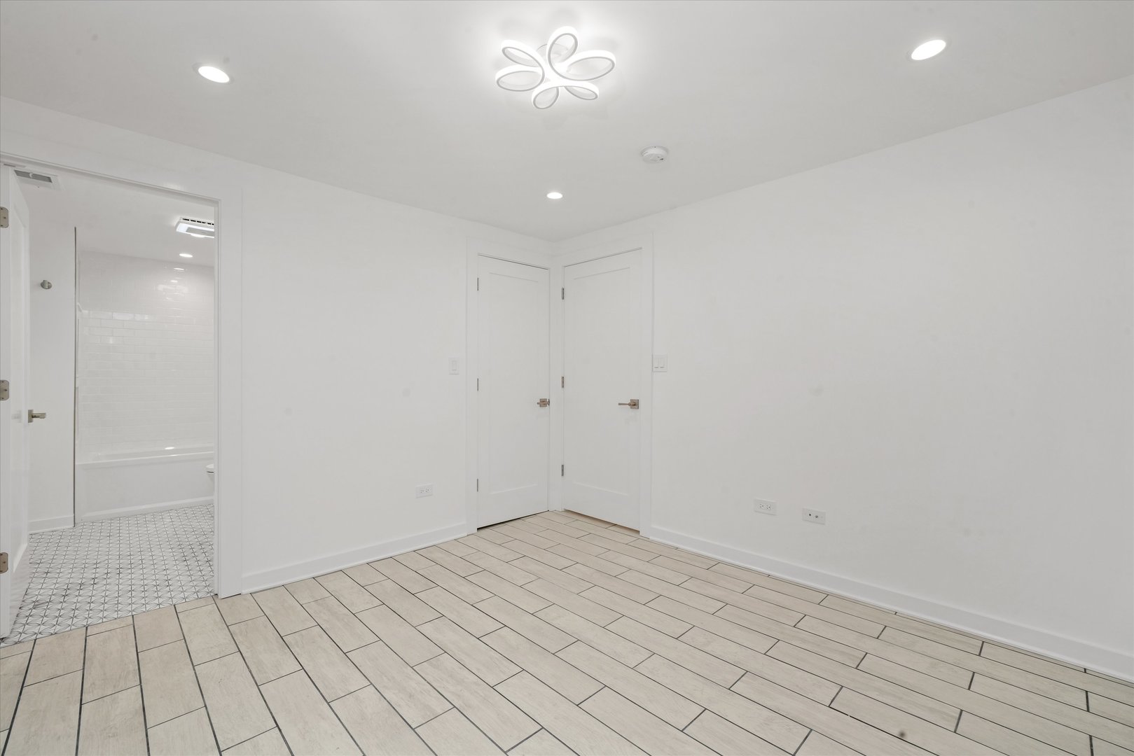 2203 W Giddings Street G Property Photo 8