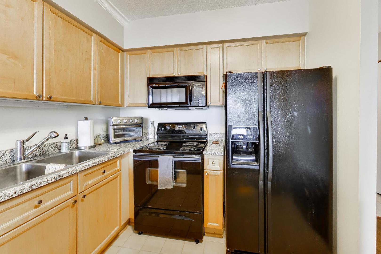 512 N Mcclurg Court 3712 Property Photo 10