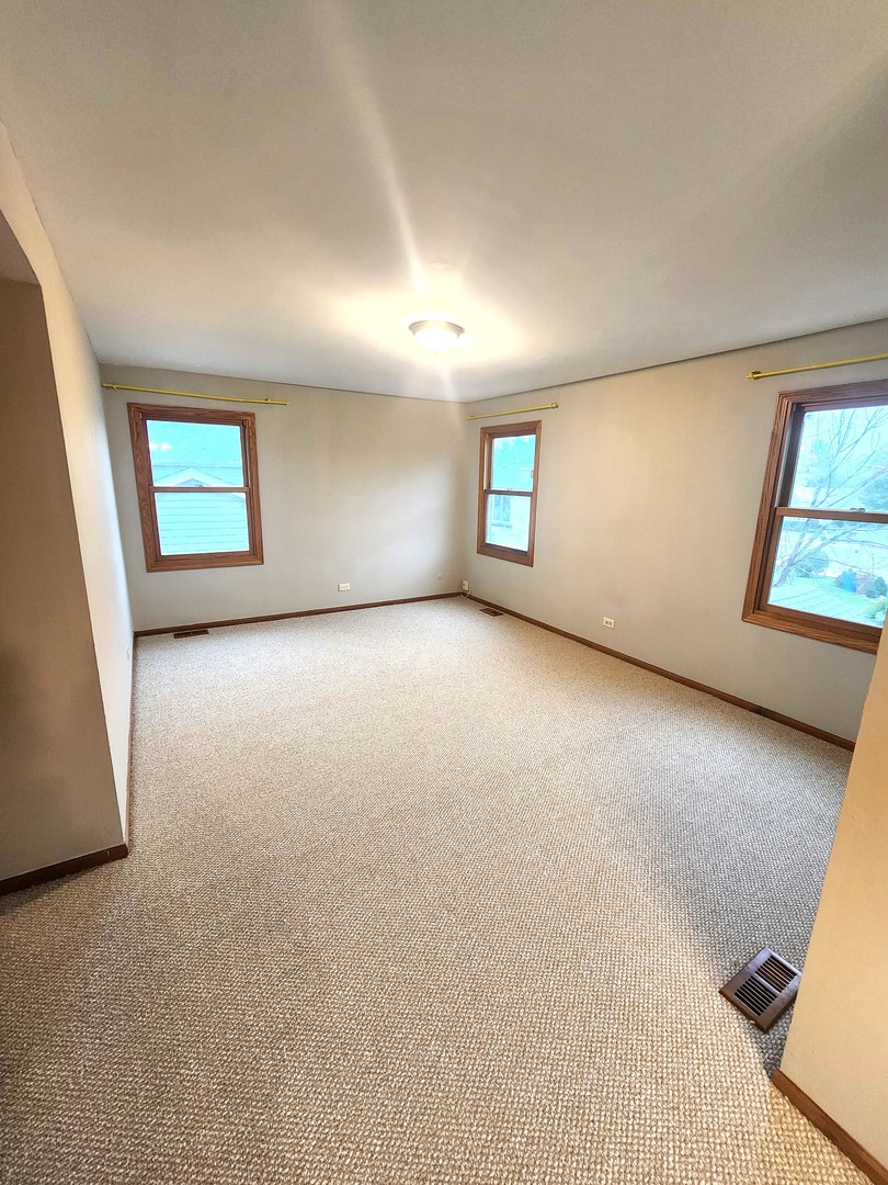 12 Mill Pond Drive Property Photo 16