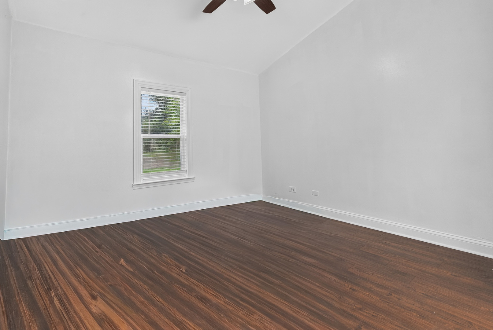 521 Elaine Terrace Property Photo 11