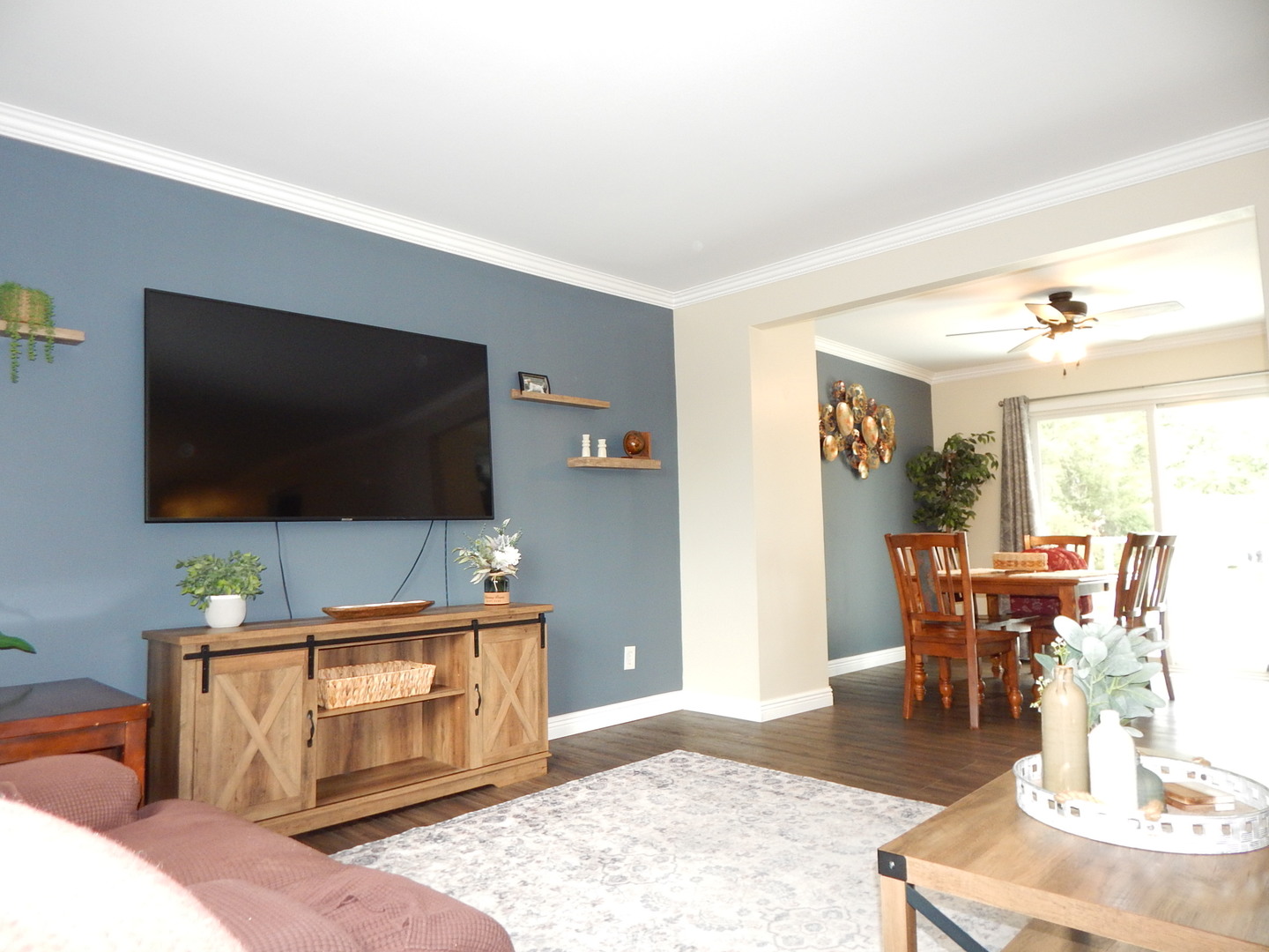 902 Garden Circle Property Photo 2