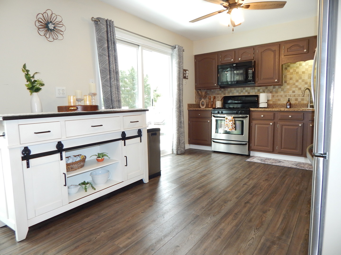 902 Garden Circle Property Photo 6