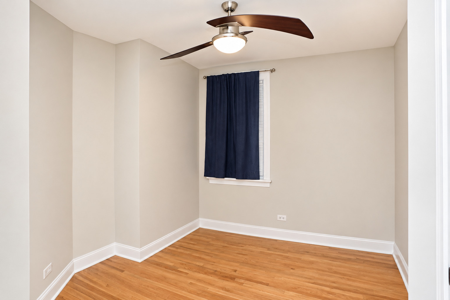 1120 W Grand Avenue 2 Property Photo 17
