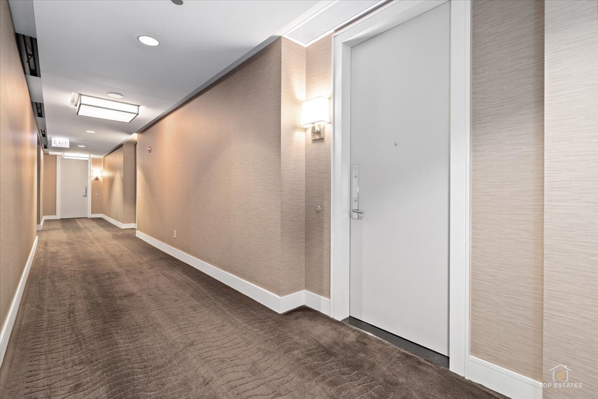 401 N Wabash Avenue 68b Property Photo 8