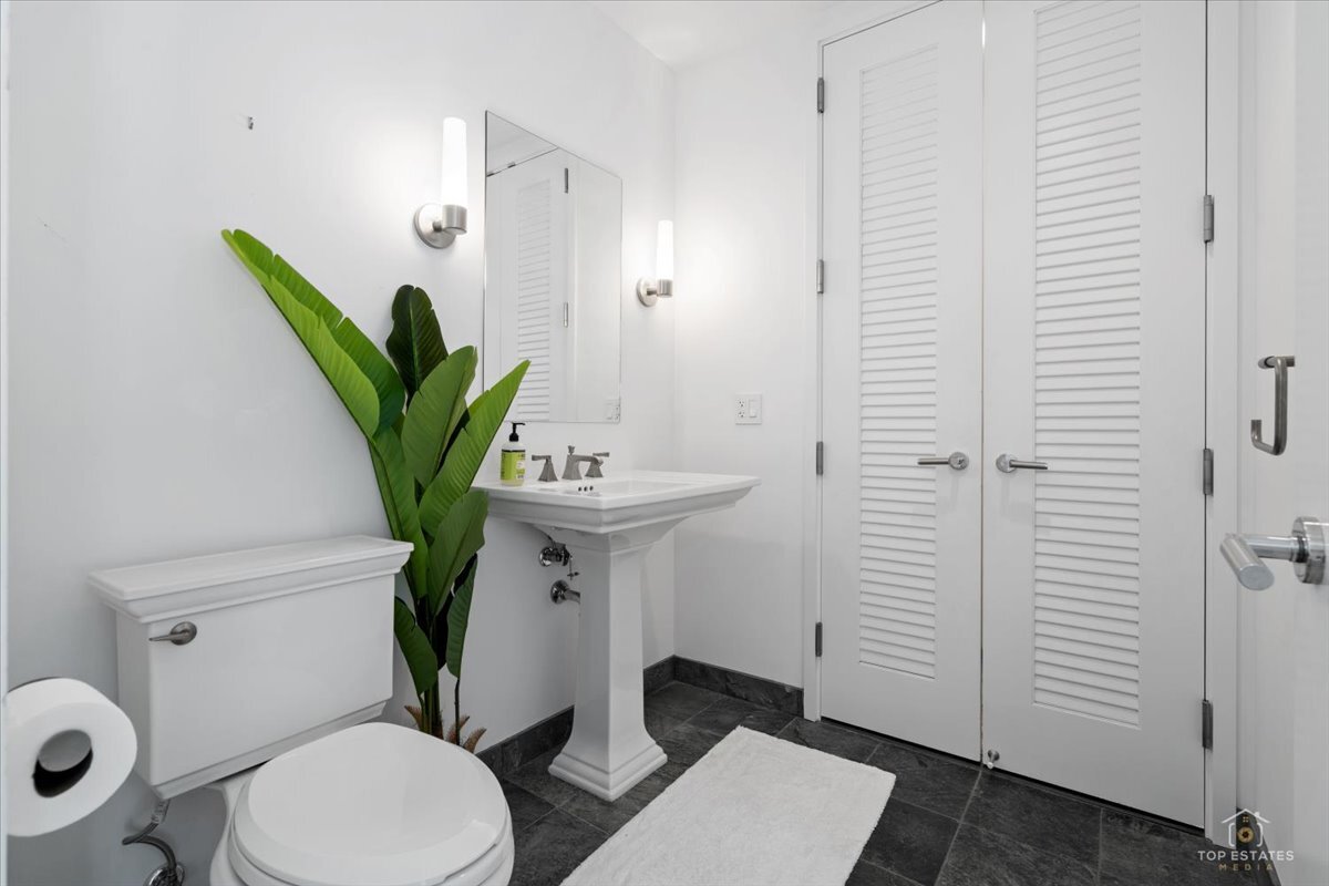 401 N Wabash Avenue 68b Property Photo 10