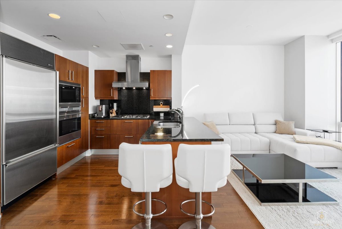 401 N Wabash Avenue 68b Property Photo 15