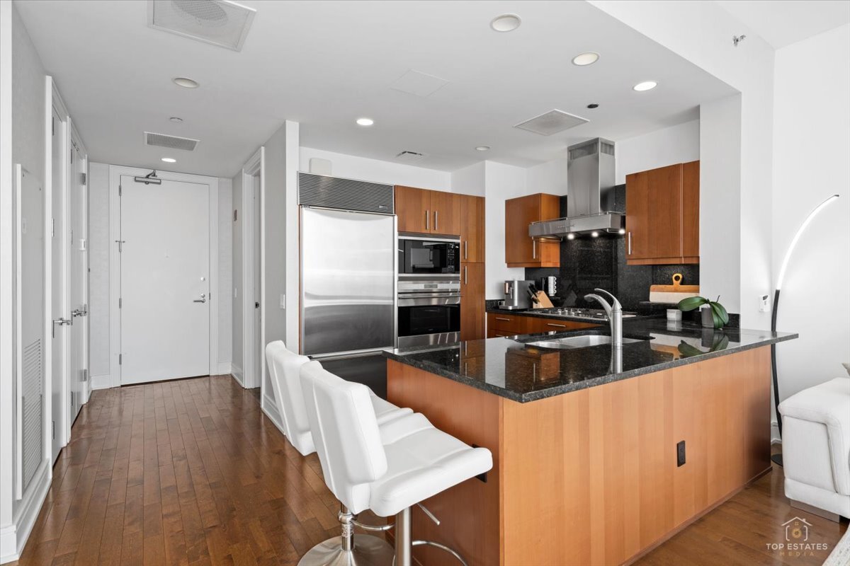 401 N Wabash Avenue 68b Property Photo 16