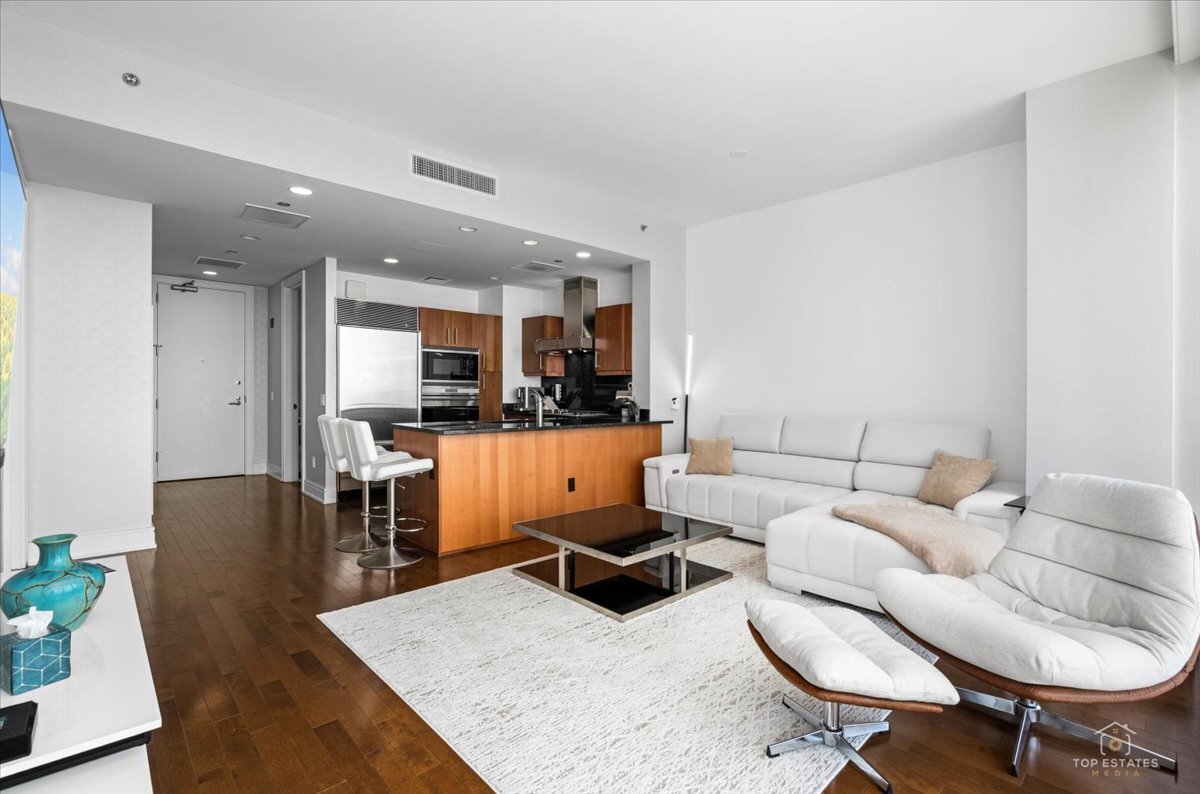 401 N Wabash Avenue 68b Property Photo 22